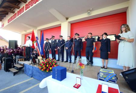 100 letnica PGD Begunje  gasilska parada 14 Foto Ljubo Vukelič